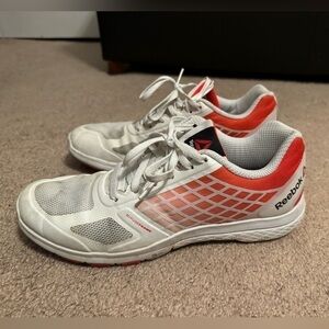 Reebok White and Orange/ Red‎ Sneakers size 9